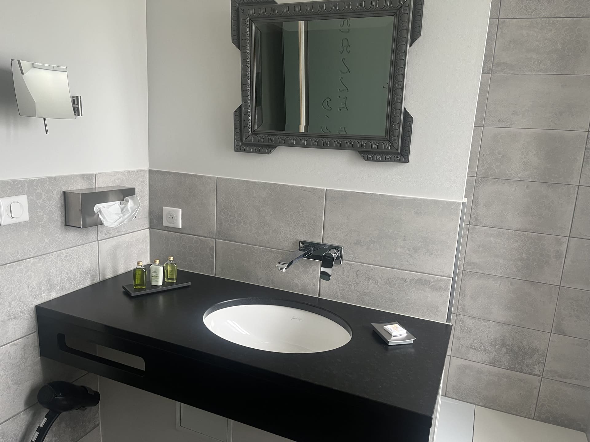 Salle de bain chambre 2 gite Azur